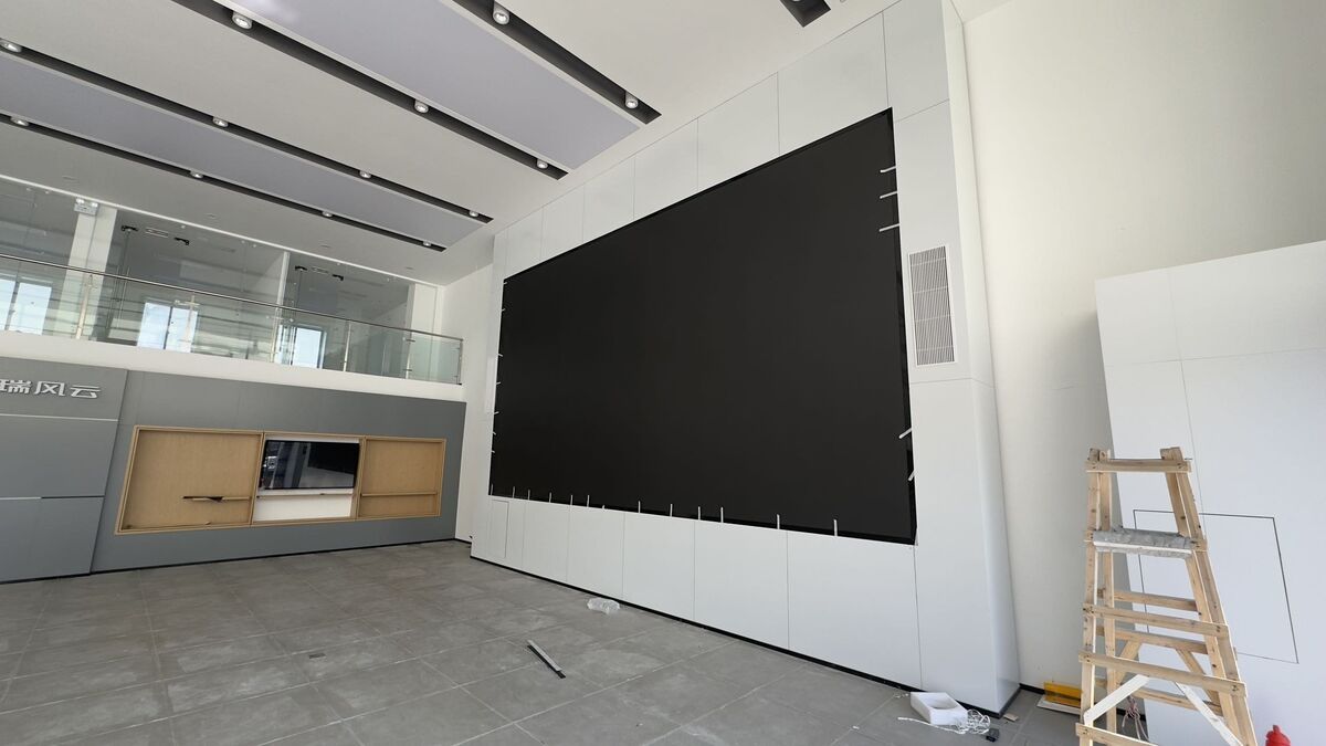 阜阳奇瑞4S店2.5小间距LED显示屏 - 模组安装 - 嘉欣电子实拍