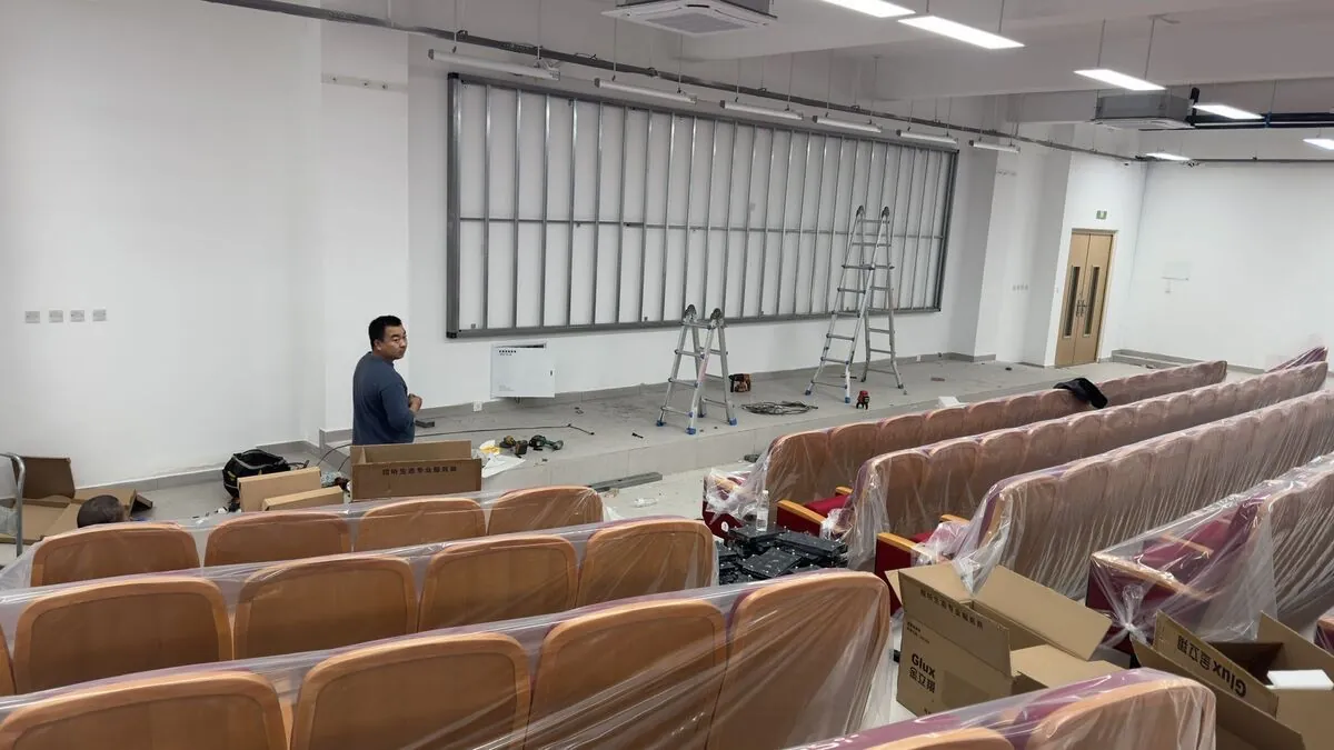 信阳雷山匠谷信阳学院校区室内2.5小间距LED屏