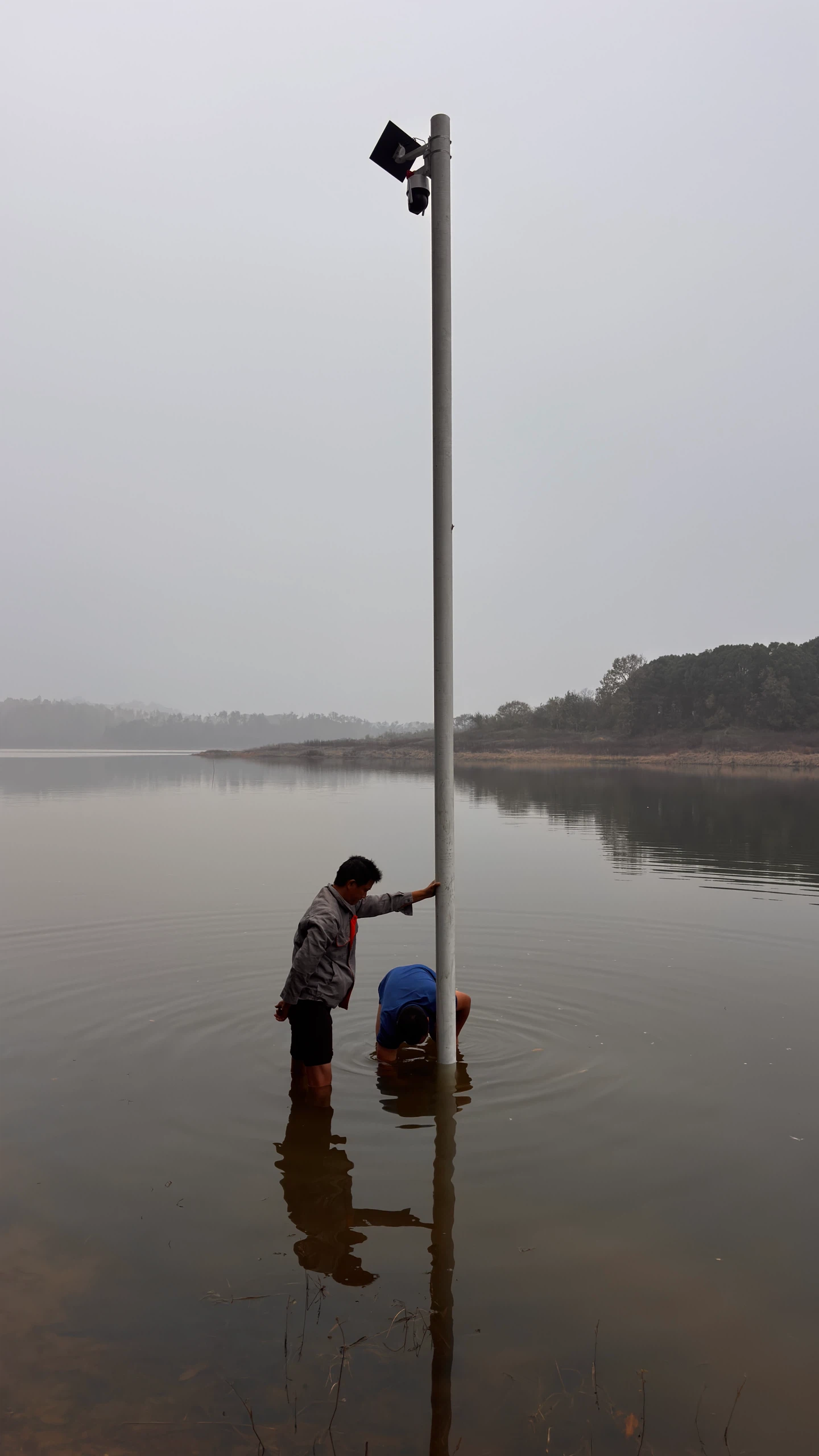 燕尾岛水域太阳能4G监控立杆 - 水域太阳能监控立杆 - 嘉欣电子实拍