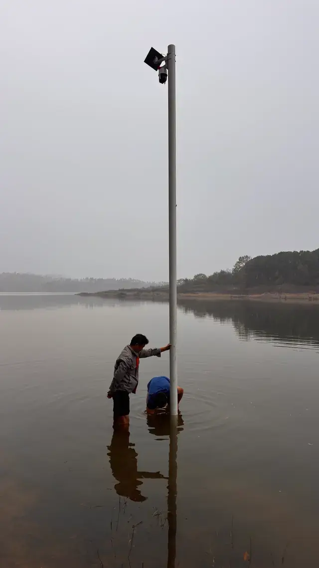 信阳燕尾岛水域太阳能4G监控立杆