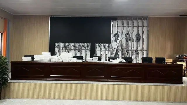 信阳浉河区第七中学大礼堂海佳彩亮室内1.53小间距LED屏