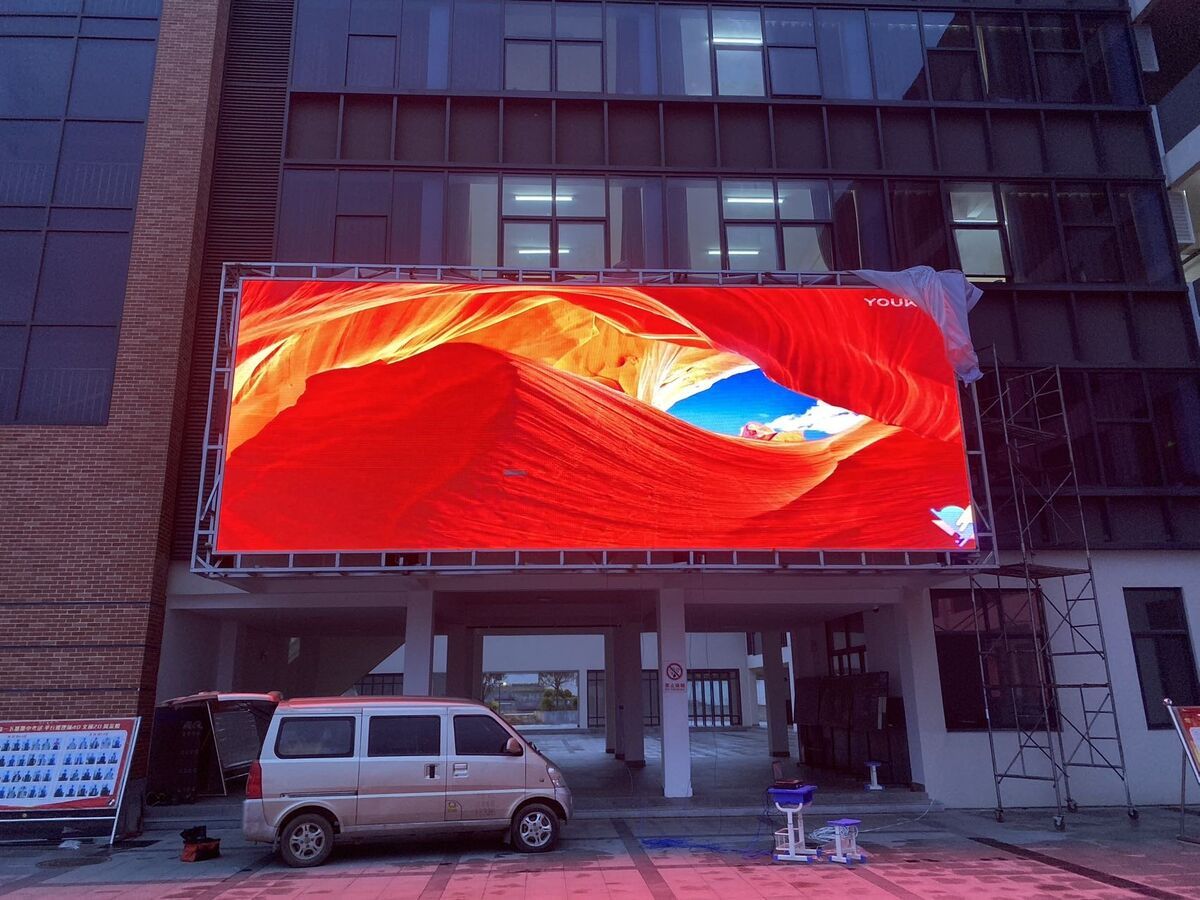 信阳市实验高中贤岭校区P5户外全彩LED屏 - 模组安装 - 嘉欣电子实拍